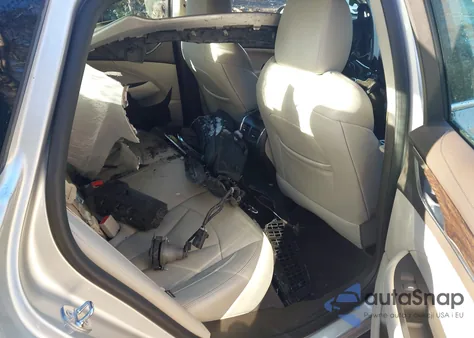 2017 Buick Lacrosse Essence z USA, uszkodzony, nr VIN 1G4ZP5SS0HU160586